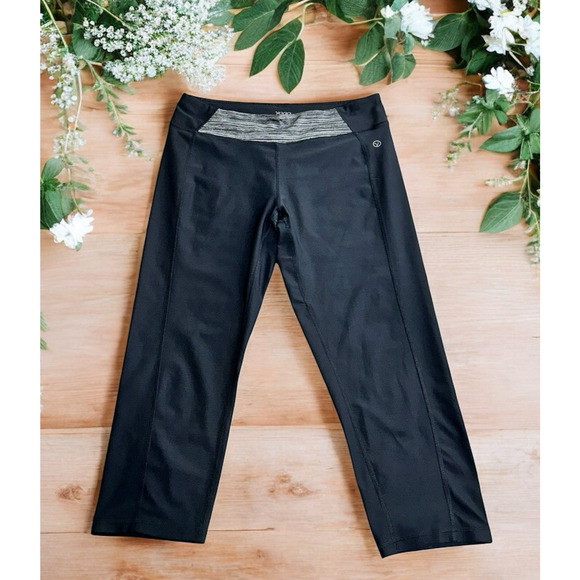 VOGO Athletica Black Athletic Leggings Sz XL Cropped Gym Bottoms Activewear - Picture 1 of 6